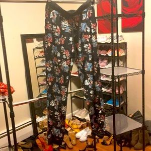 #comfydressjoggers #dressjoggers #joggers #floraljoggers #floral